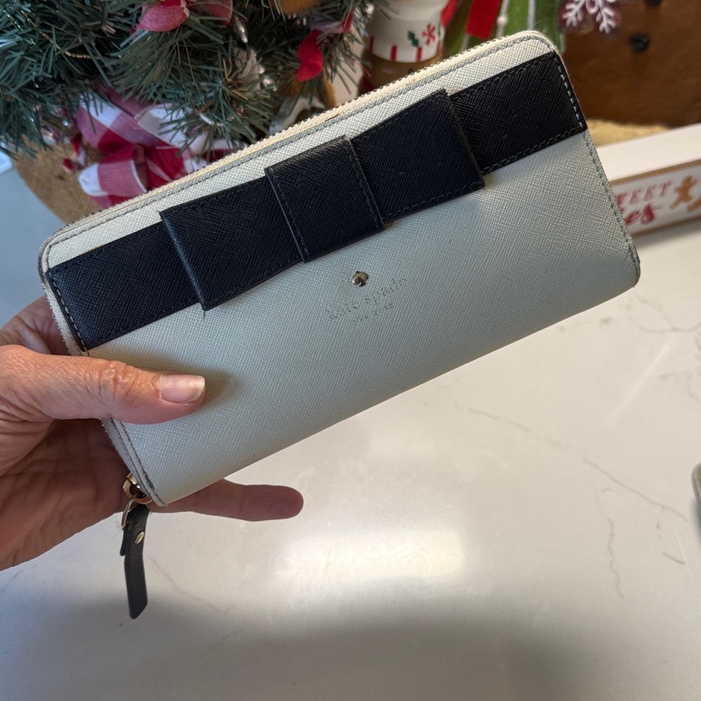 Kate Spade Hazel Court Lacey wallet